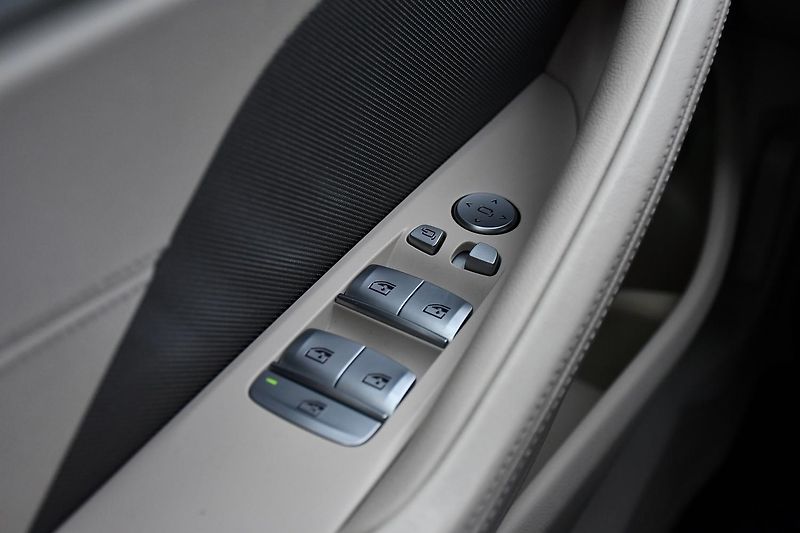 BMW Řada 8 840d xD M-SPORT HUD H/K  - fotka 26 z 62