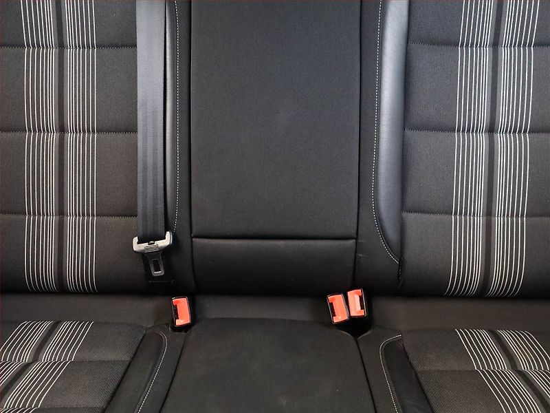 Volkswagen Golf (2013) 1.2 TSI, Serv.kniha - fotka 8 z 15