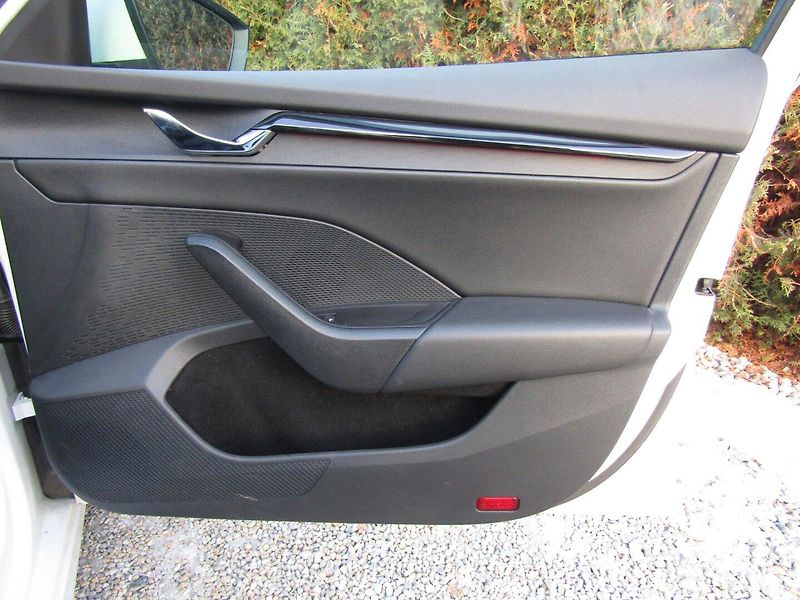 Škoda Octavia (2020) 2.0 TDI 110kW DSG ACC MATRIX - fotka 26 z 43