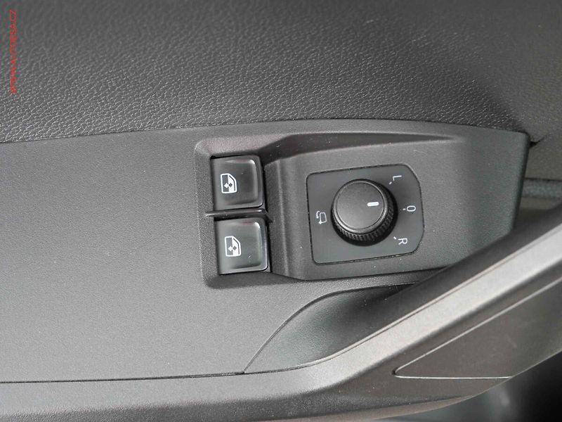 Seat Ibiza (2018) 1.0 MPi, AC, park.asist - fotka 14 z 23