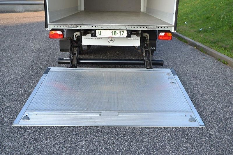Mercedes-Benz Sprinter 317 hydr. čelo velká výbava  - fotka 39 z 51