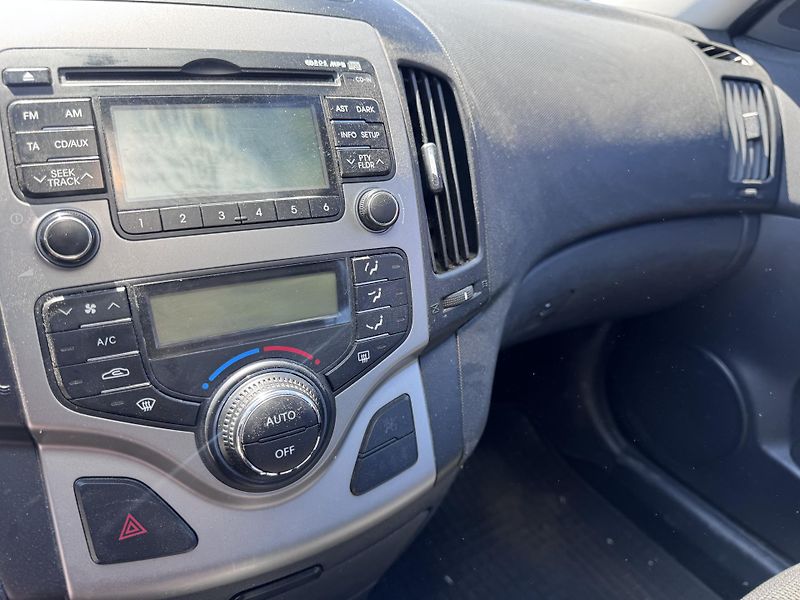 Hyundai i30 1.4i, 2012, 1.Majitel - fotka 9 z 16