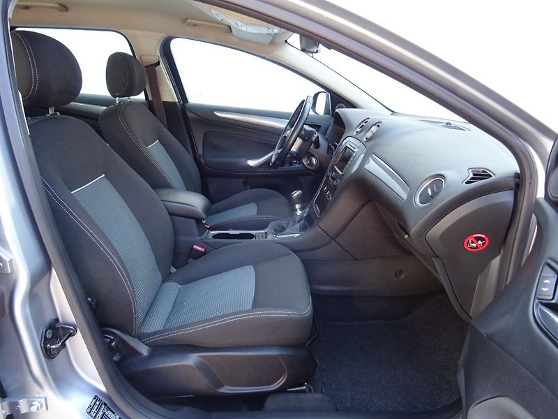 Ford Mondeo (2012) 1.6TDCi,85kW,tažne,klima - fotka 12 z 20
