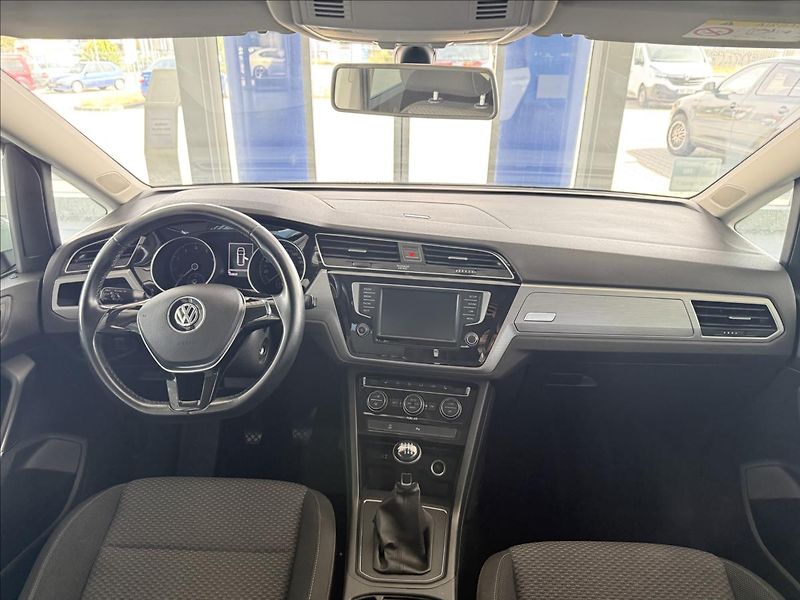 Volkswagen Touran 1,2   TSI,COMFORTLINE,SERVISKA - fotka 9 z 22