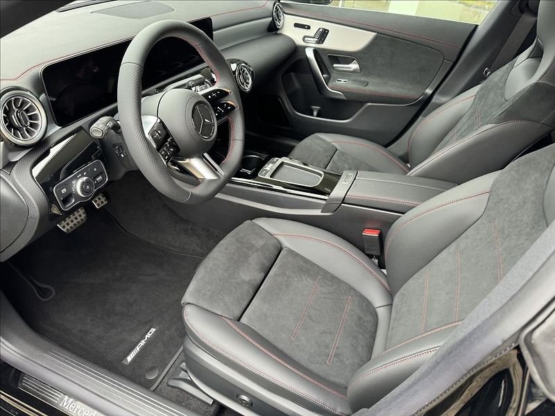 Mercedes-Benz CLA 200d Shooting Brake - fotka 6 z 31