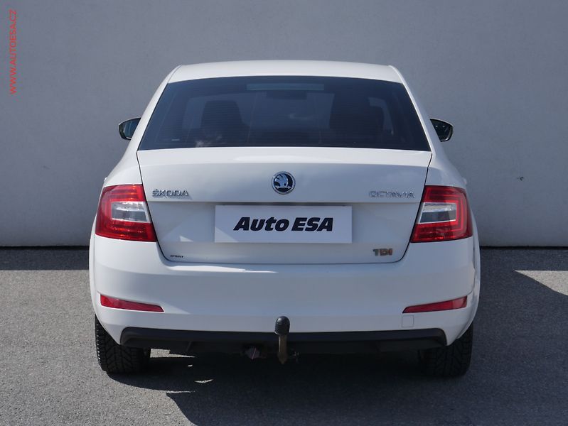 Škoda Octavia (2013) 1.6 TDI, ČR, Ambition - fotka 5 z 17