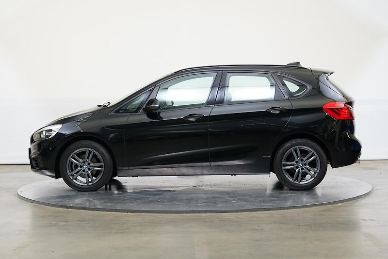 BMW Řada 2 - fotka 3 z 26