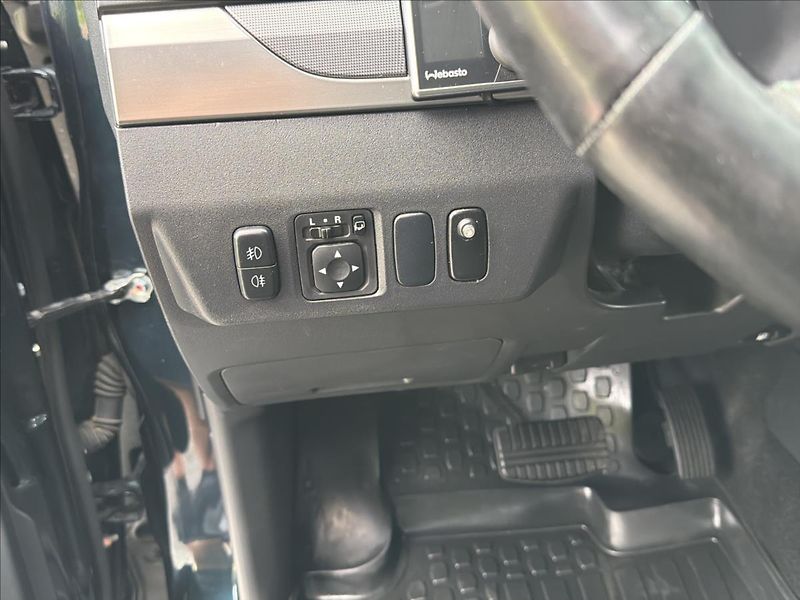 Mitsubishi Pajero 3,2 DI-D ČR SERVIS NT - fotka 9 z 30