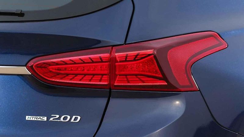 Hyundai Santa Fe.