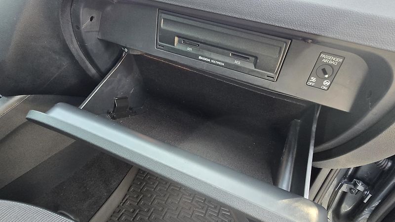 Škoda Octavia 2.0TDI 4x4  STYLE 1MAJITEL - fotka 27 z 43