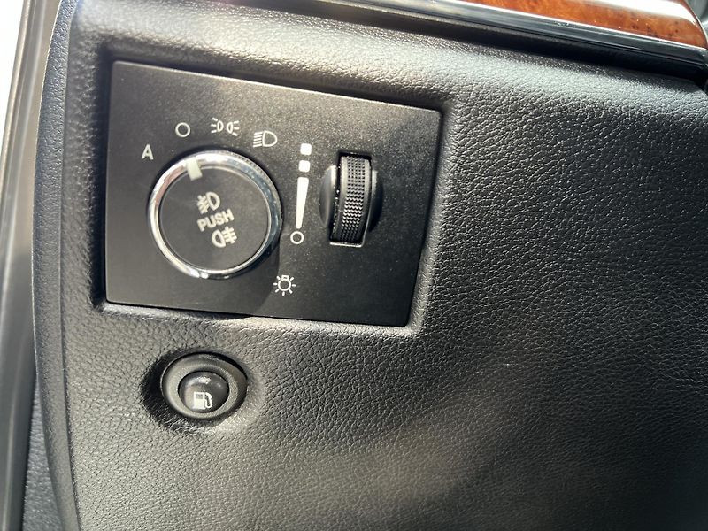 Jeep Grand Cherokee 3.0CRD AUTOMAT LIMITED TAŽNÉ - fotka 15 z 43