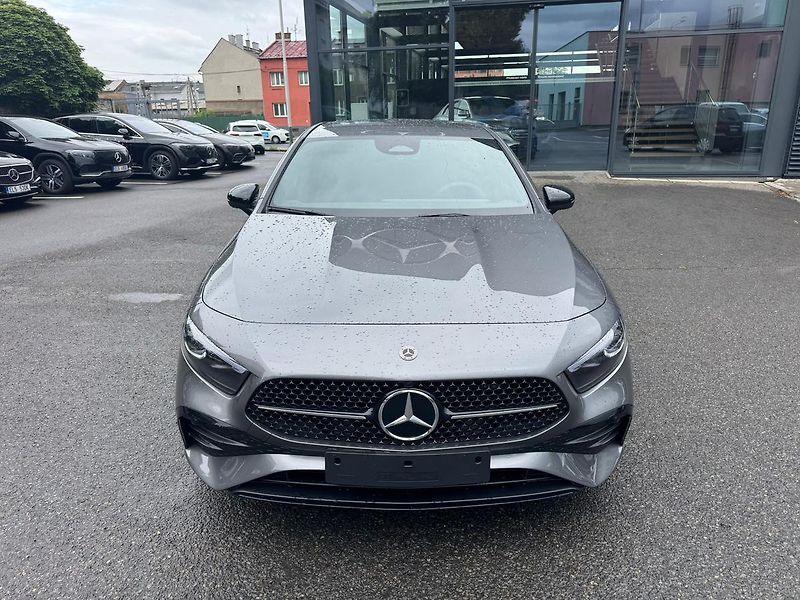 Mercedes-Benz Třídy A A 250 e AMG Premium paket demo - fotka 2 z 33