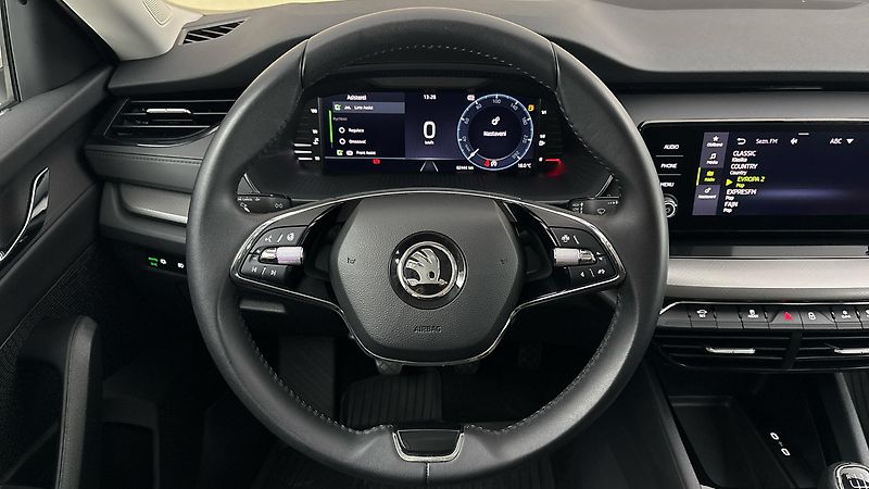 Škoda Octavia 1.0 TSI Ambition Combi - fotka 9 z 24