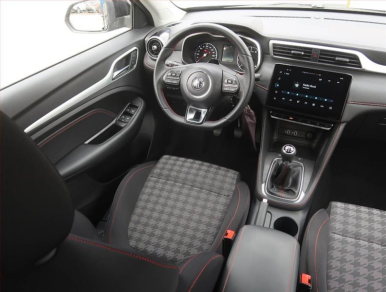 MG ZS (2025) 1.5, Serv.kniha, Navi - fotka 7 z 18