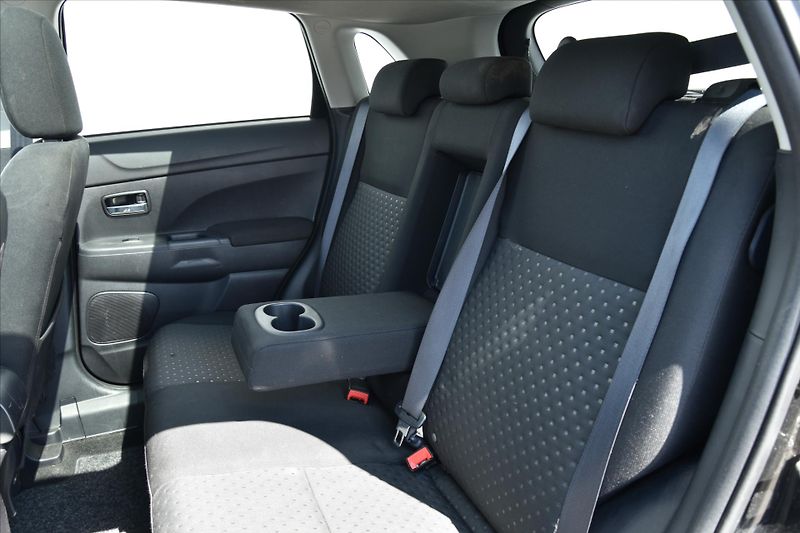 Mitsubishi ASX 1.8DI-D 110kW 4x4 INTENSE - fotka 10 z 25