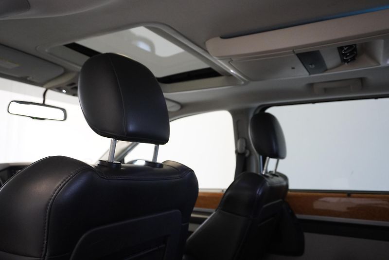 Chrysler Grand Voyager 3,8I LIMITED AUT. - fotka 22 z 30