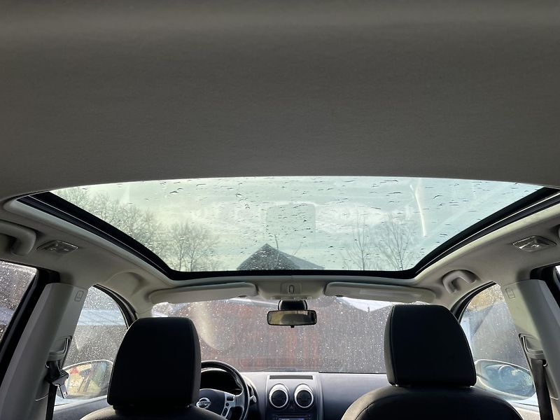 Nissan Qashqai 2,0i 104kW Sevisní kniha Tažné - fotka 20 z 22
