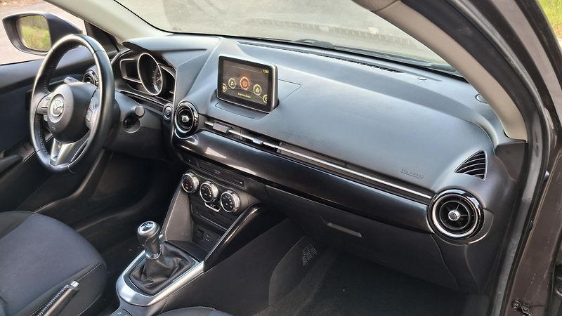 Mazda 2 1.5 sport  66kw  facelit - fotka 23 z 39