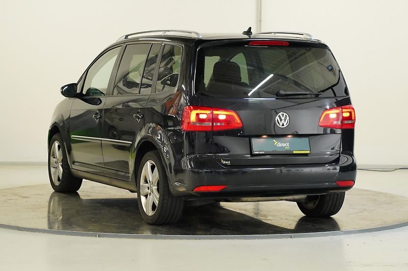 Volkswagen Touran - fotka 7 z 26