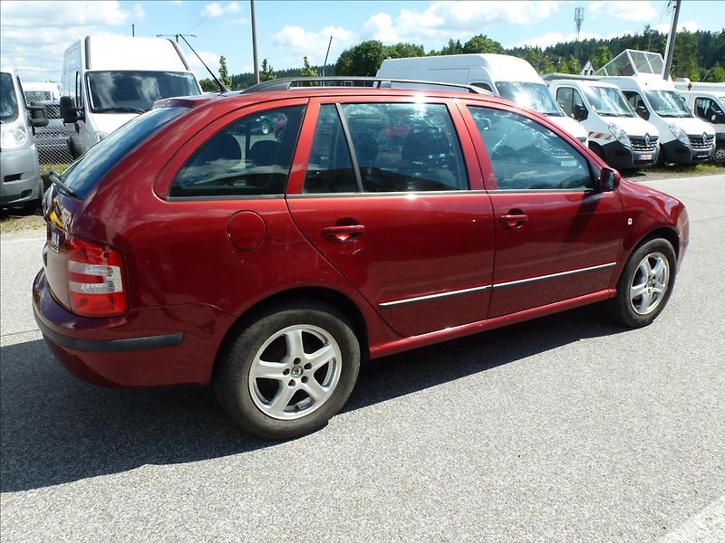Škoda Fabia 1,4 16V Parkovací kamera - fotka 9 z 47