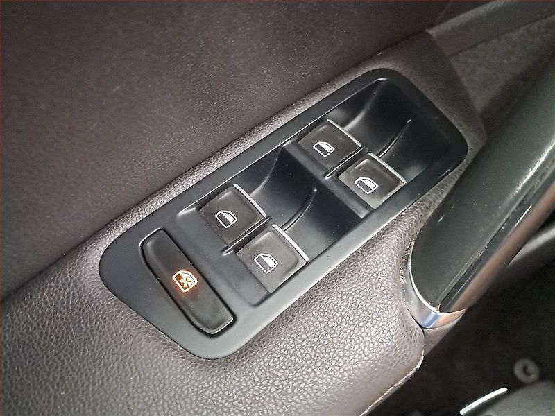 Volkswagen Golf (2013) 1.6 TDI, Tempomat - fotka 17 z 18