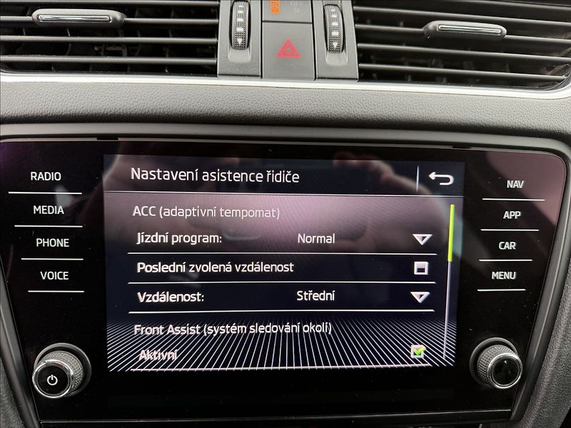 Škoda Octavia III 1.6 TDI Style DSG/Panorama - fotka 13 z 23