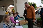 Veteránský závod odstartoval ve Velvarech na náměstí. Cíl byl na náměstí ve Slaném.
