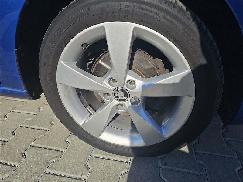 Škoda Rapid 1,2 TSI 66KW klima ALU STK - fotka 31 z 35