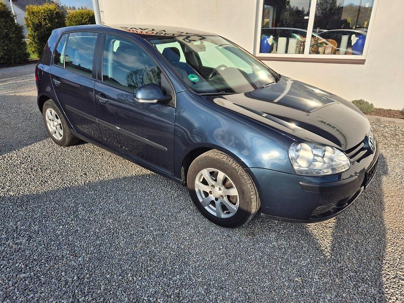 Volkswagen Golf (2005) 1.6 MPI Trend - fotka 4 z 30