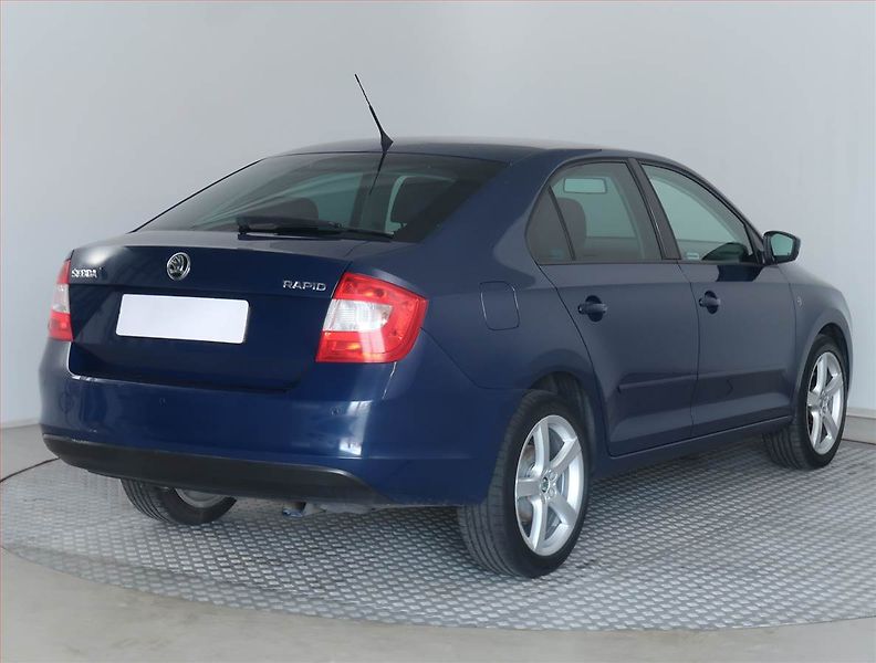 Škoda Rapid (2015) Ambition 1.6 TDI, Tempomat - fotka 5 z 17