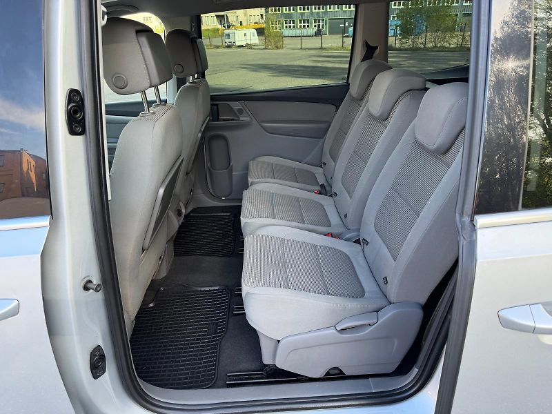 Volkswagen Sharan 2,0 TDI DSG Comfortline/servis - fotka 11 z 30