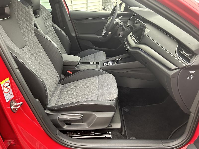 Škoda Octavia 1.5 TSI SportLine - fotka 27 z 30