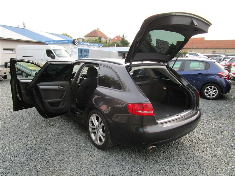 Audi A4 Avant 3.0TDi V6 Quattro, Bi-xe - fotka 32 z 41
