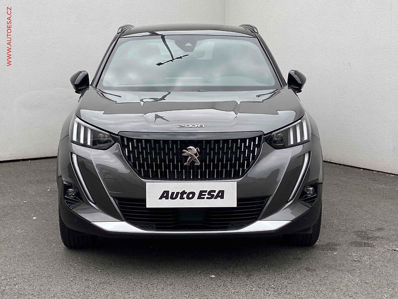 Peugeot 2008 (2022) 1.2 PT, GT, AT, LED, panor - fotka 2 z 18
