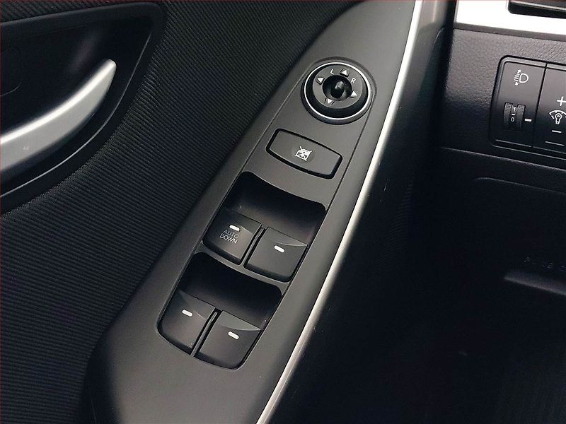 Hyundai i30 (2014) 1.6 MPI, ČR,1.maj, Serv.kniha - fotka 15 z 16