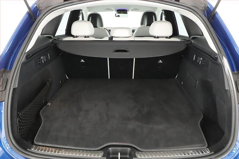 Mercedes-Benz GLC (2025) 300 e 4MATIC, AMG Line - fotka 11 z 22
