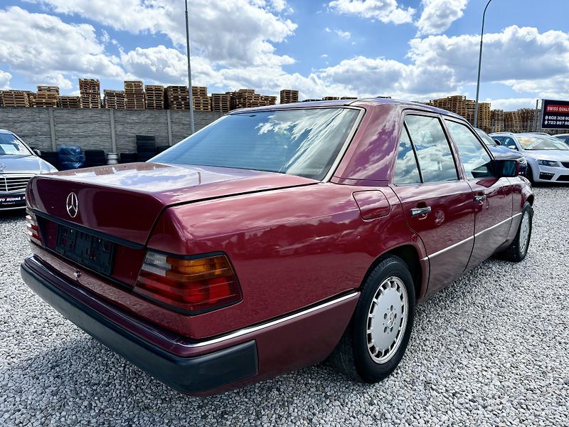 Mercedes-Benz 124 300 D 83kW ČR - fotka 5 z 17