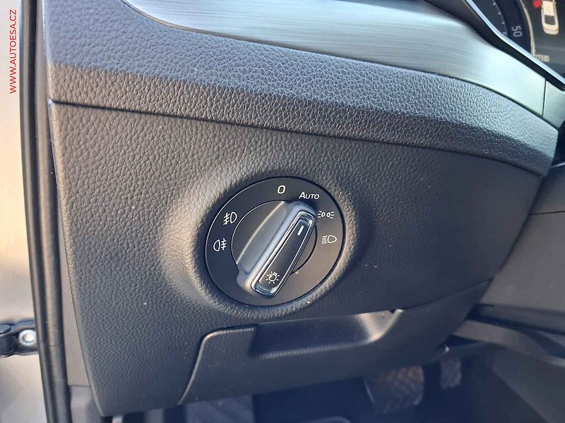 Škoda Superb (2015) 2.0 TDI, ČR, DSG, navi, bixen - fotka 15 z 18