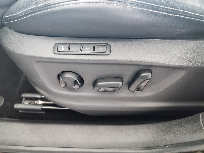 Škoda Karoq (2017) 1,0TSI,85KW,FULL,LED,ALU,KŮŽE - fotka 24 z 34