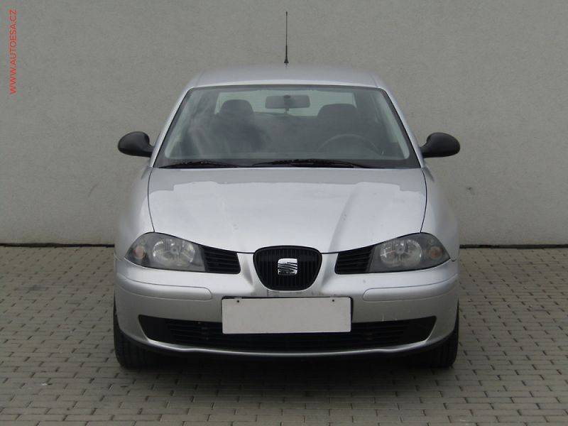 Seat Ibiza (2005) 1.4 16V - fotka 2 z 3