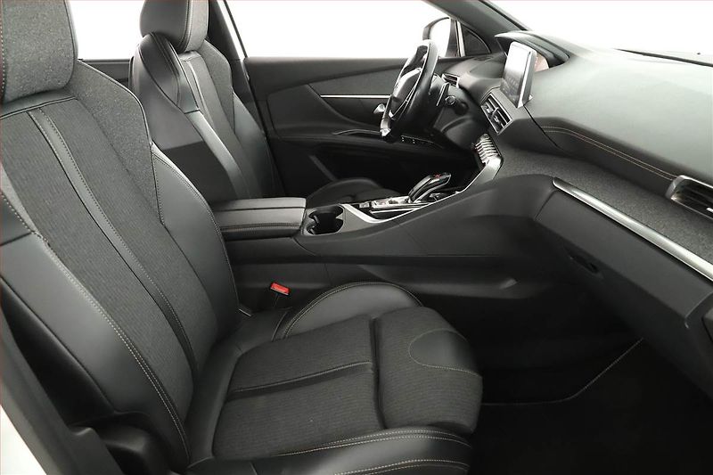 Peugeot 5008 (2019) PureTech 180 - fotka 7 z 21