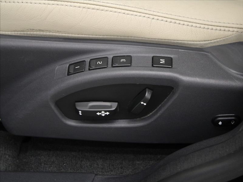 Volvo XC60 2,0 D4 AT Summum VÝPRODEJ! - fotka 18 z 22