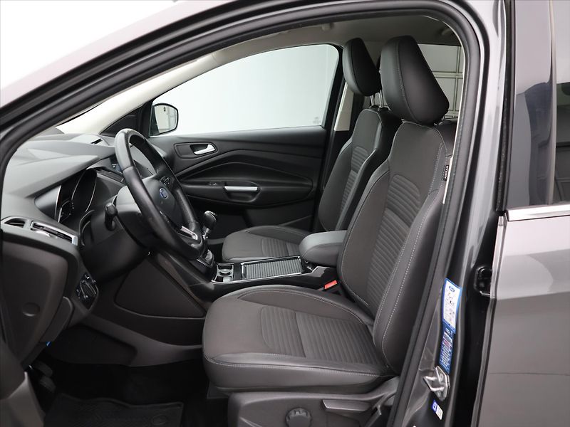 Ford Kuga 1,5 TDCI 88kW CZ Titanium DPH - fotka 11 z 30
