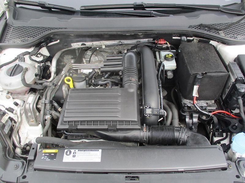 Seat Leon 1,2TSi 77kW STYLE FULL LED - fotka 46 z 48