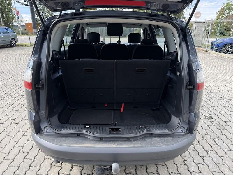 Ford S-MAX 1.8 TDCi 92 kW Titanium 7 míst - fotka 9 z 16