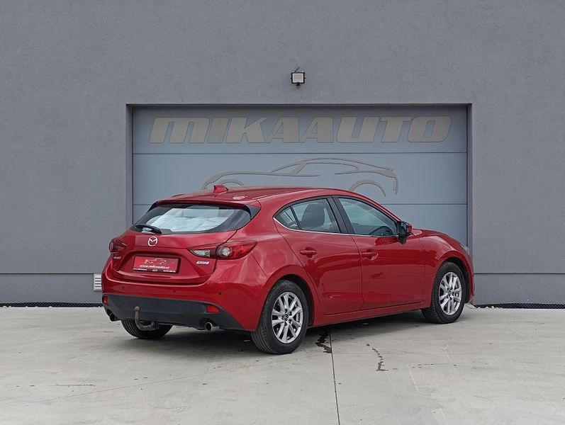 Mazda 3 2.2D 110kW SKYACTIV - fotka 5 z 29
