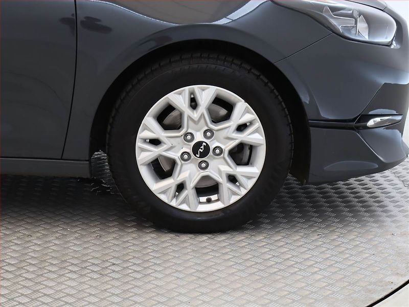 Kia Ceed (2023) 1.5 T-GDI, Automat, ČR,1.maj - fotka 13 z 18