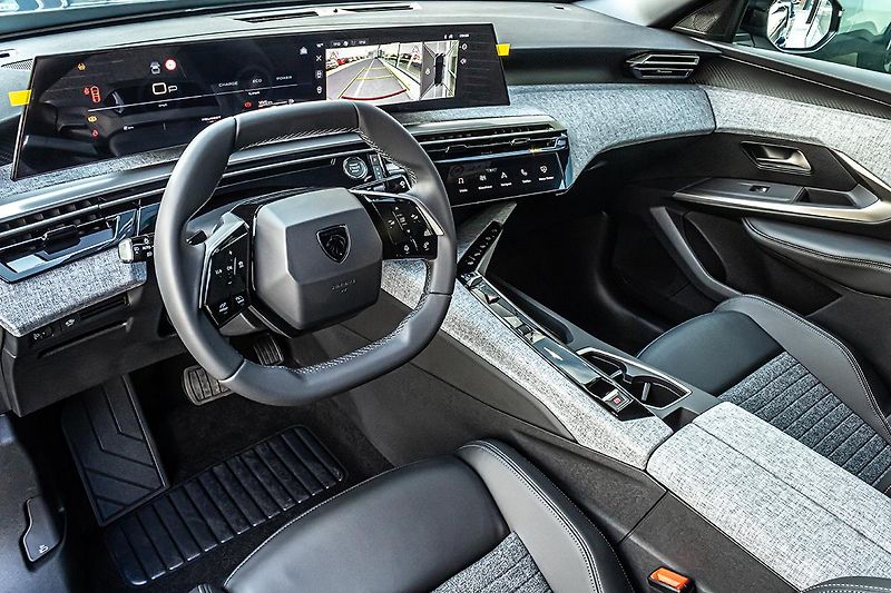 Peugeot 3008 (2026) 1,2 Hybrid 145 e-DCS6  BUSINES - fotka 10 z 14