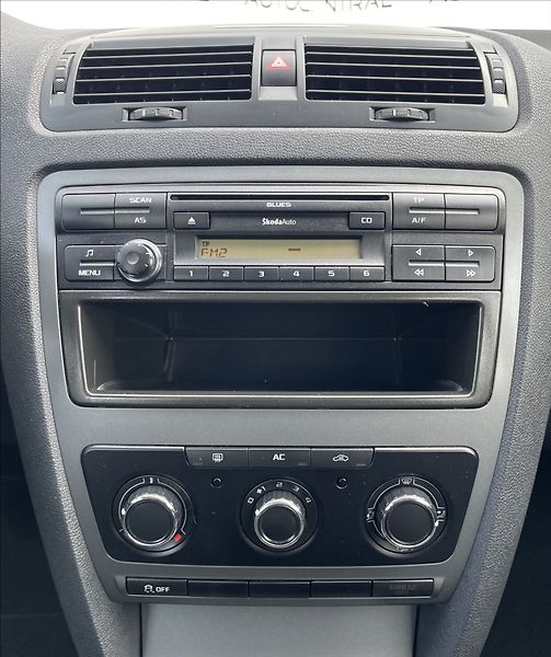 Škoda Octavia 1,4 TSi,90kW,serv.kn. - fotka 14 z 19