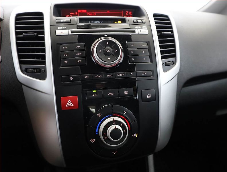 Kia Venga (2010) 1.4 CVVT, Tažné, jezdí výborně - fotka 9 z 11